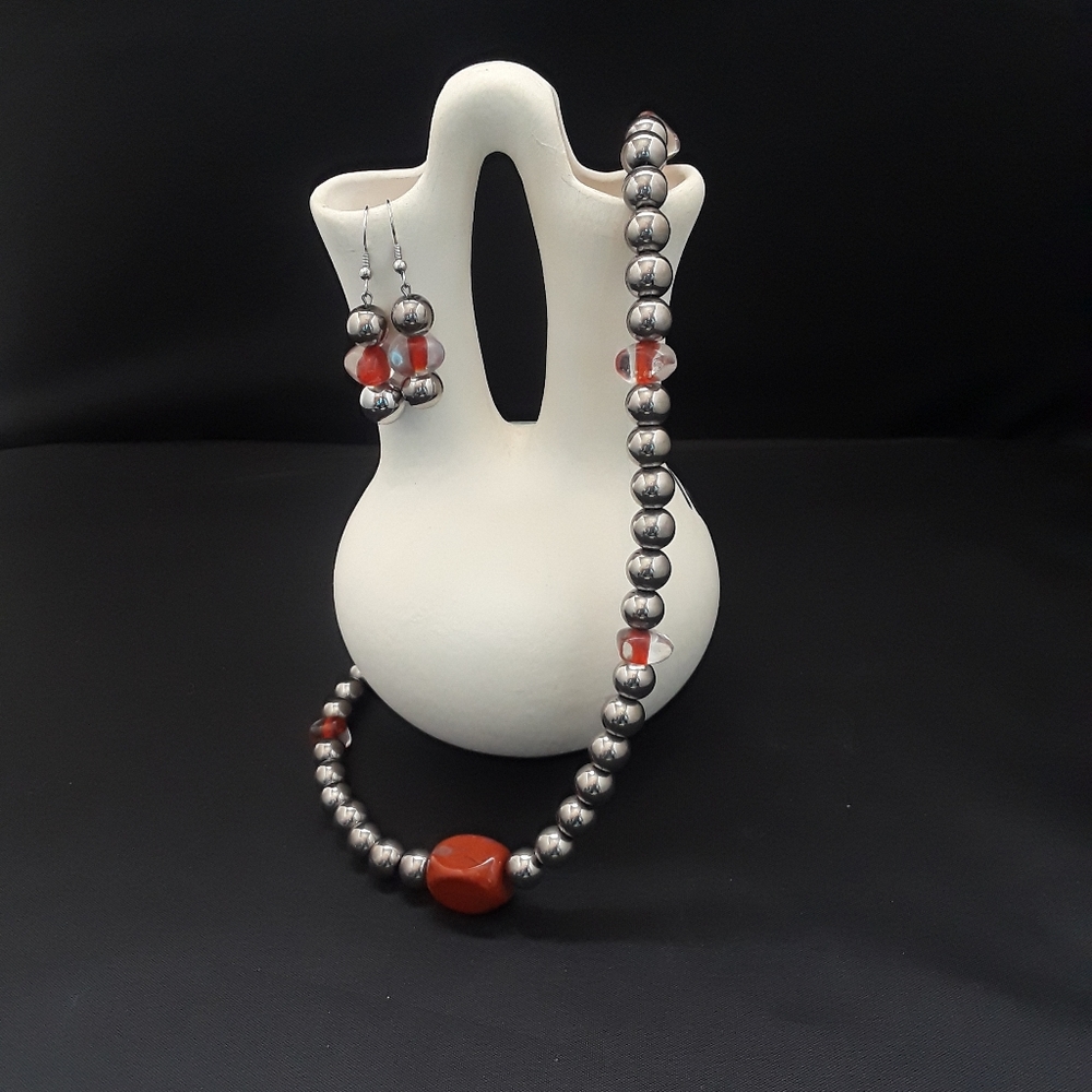 Necklace and earring set